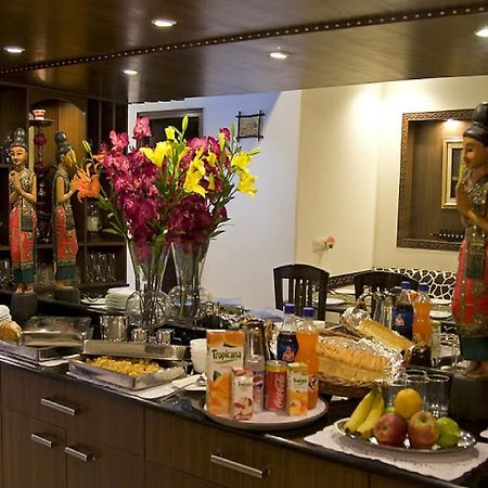 Red Maple Bed & Breakfast New Delhi Bagian luar foto