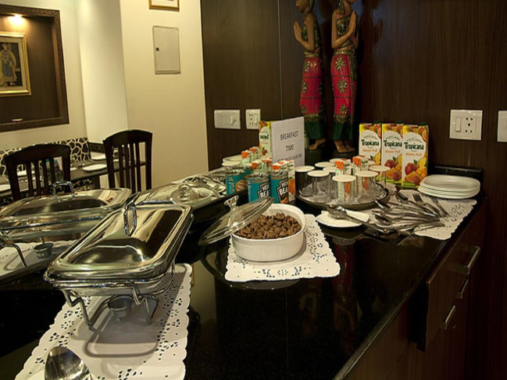 Red Maple Bed & Breakfast New Delhi Bagian luar foto